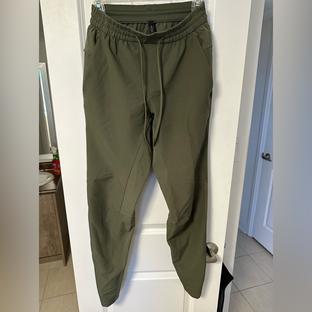 Lululemon Athletica License To Train Joggers. Men’s XS. Green.